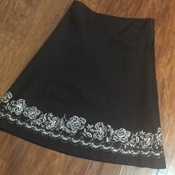 Loft Embroidered/Beaded A-Line Linen Skirt - Picture 5 of 8